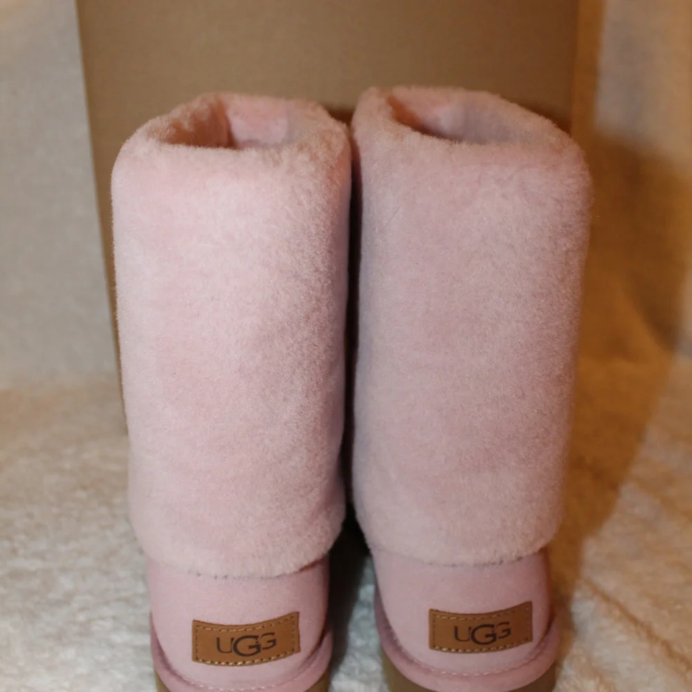 UGG WATER RESISTANT SHEARLING CUFF SUEDE BOOTS NEW - Picture 4 of 8